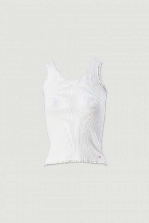 Fitted ribbed knit top with lace trim