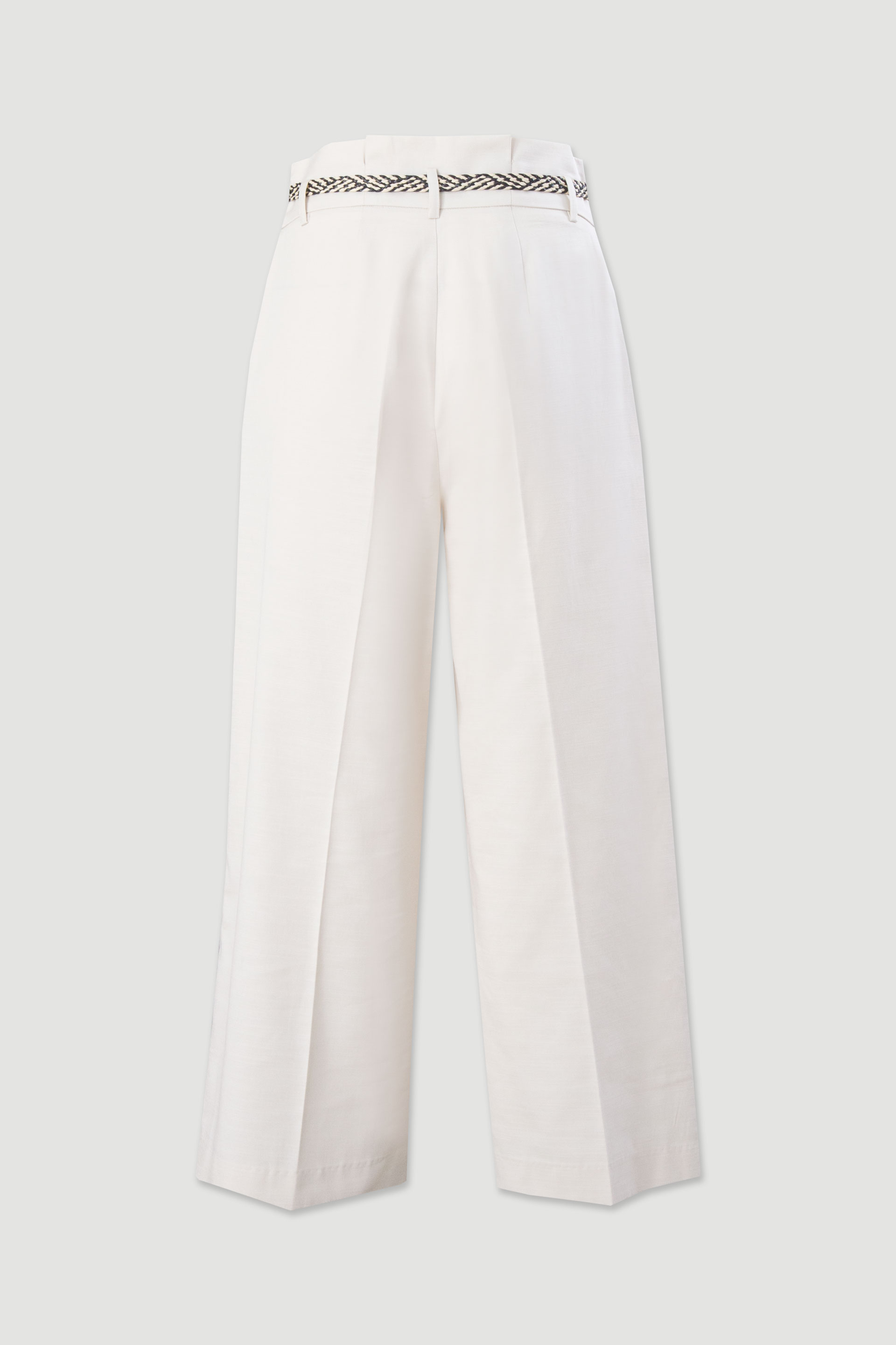 Calça curta wide leg em linho com cinto