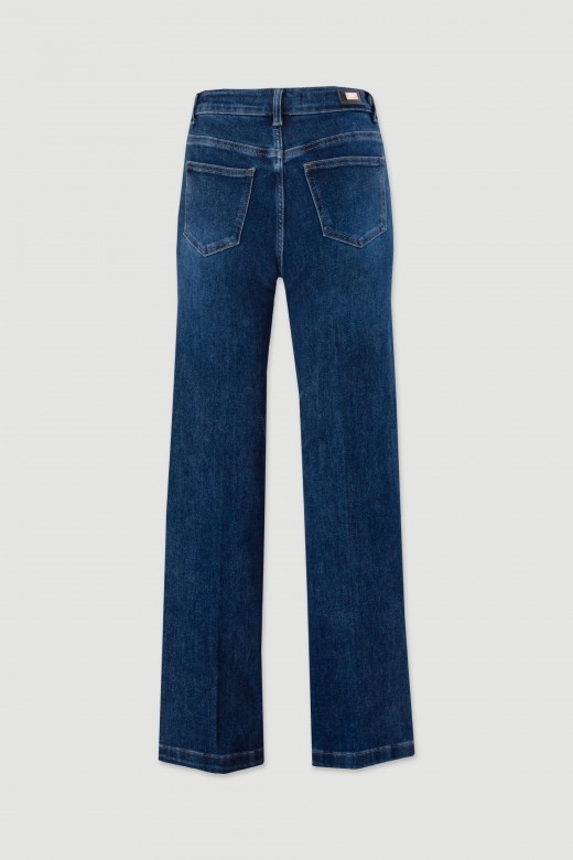 Jeans retas de cintura subida