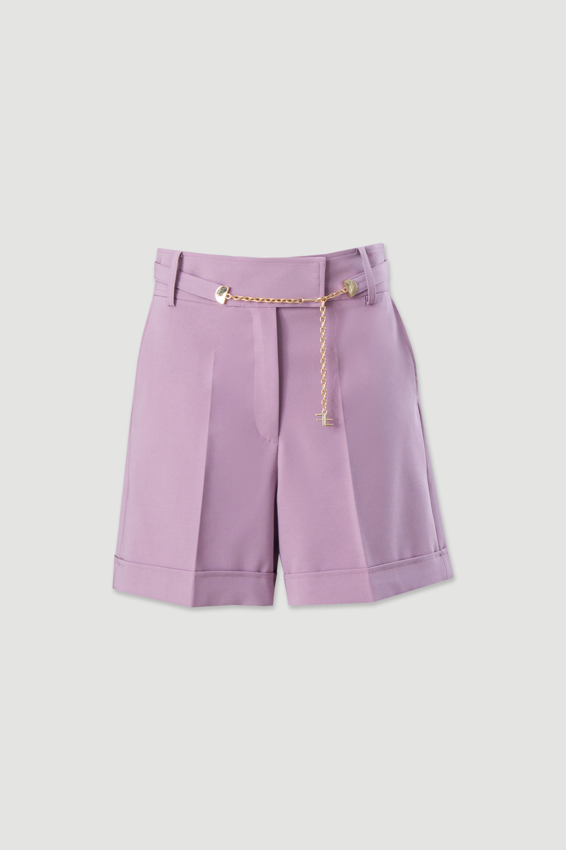 Short tailored shorts with belt