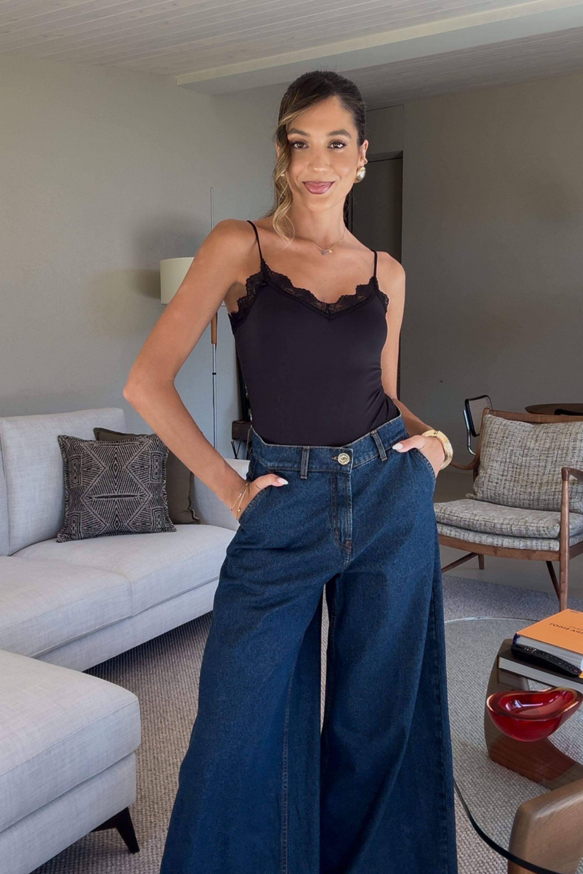 Body ajusté en maille lycra avec détail en dentelle