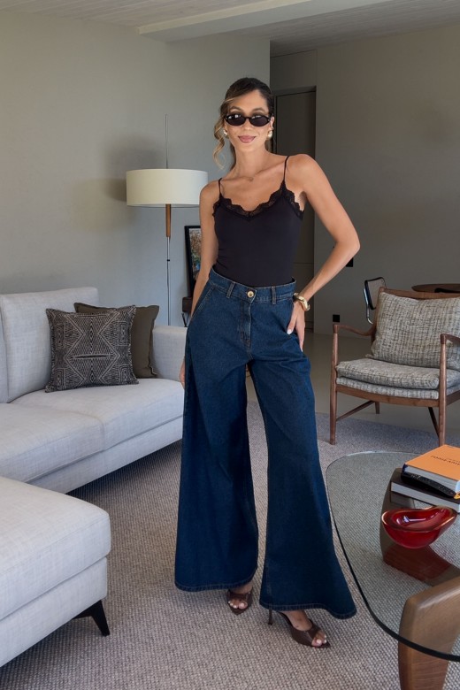 High-waisted wide-leg jeans 100% cotton