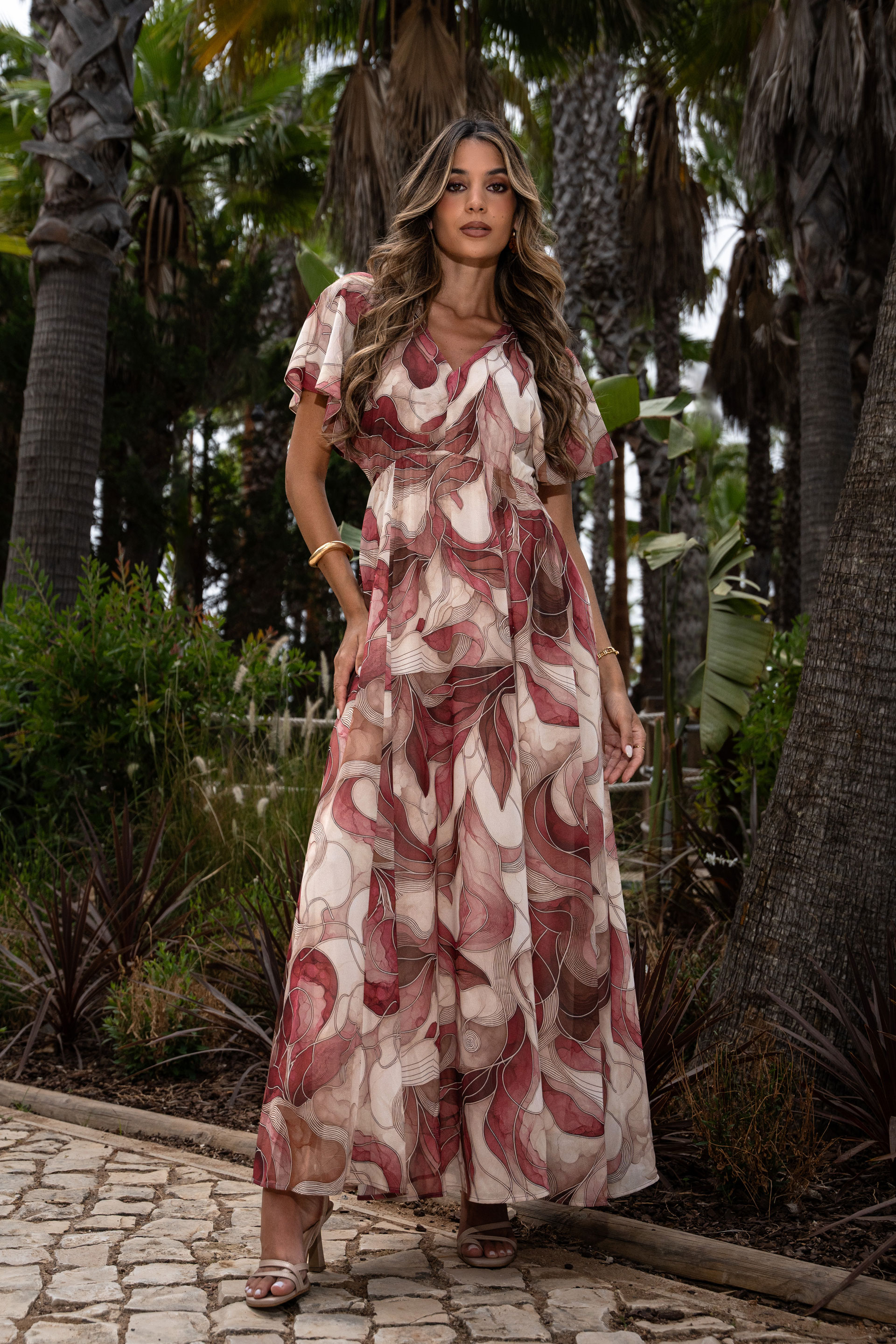 Vestido largo estampado con mangas cortas amplias