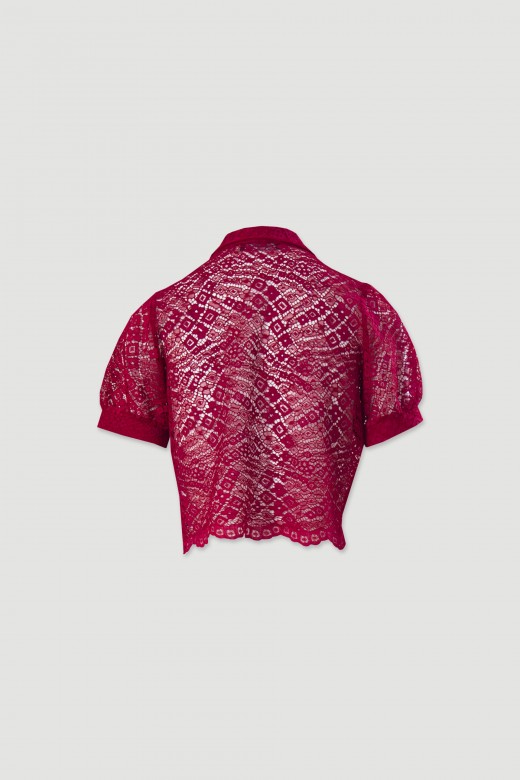 Blusa de encaje con manga corta