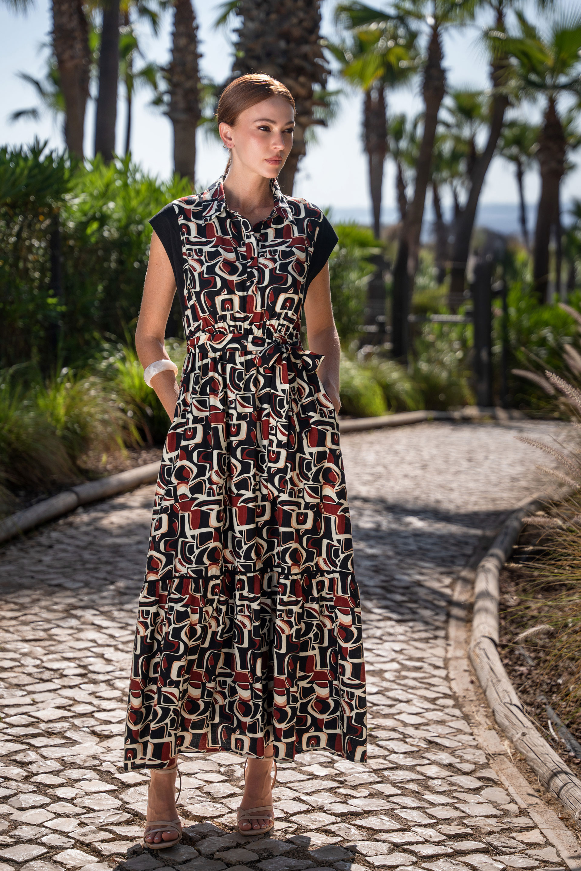 Vestido midi cintado estampado com cinto