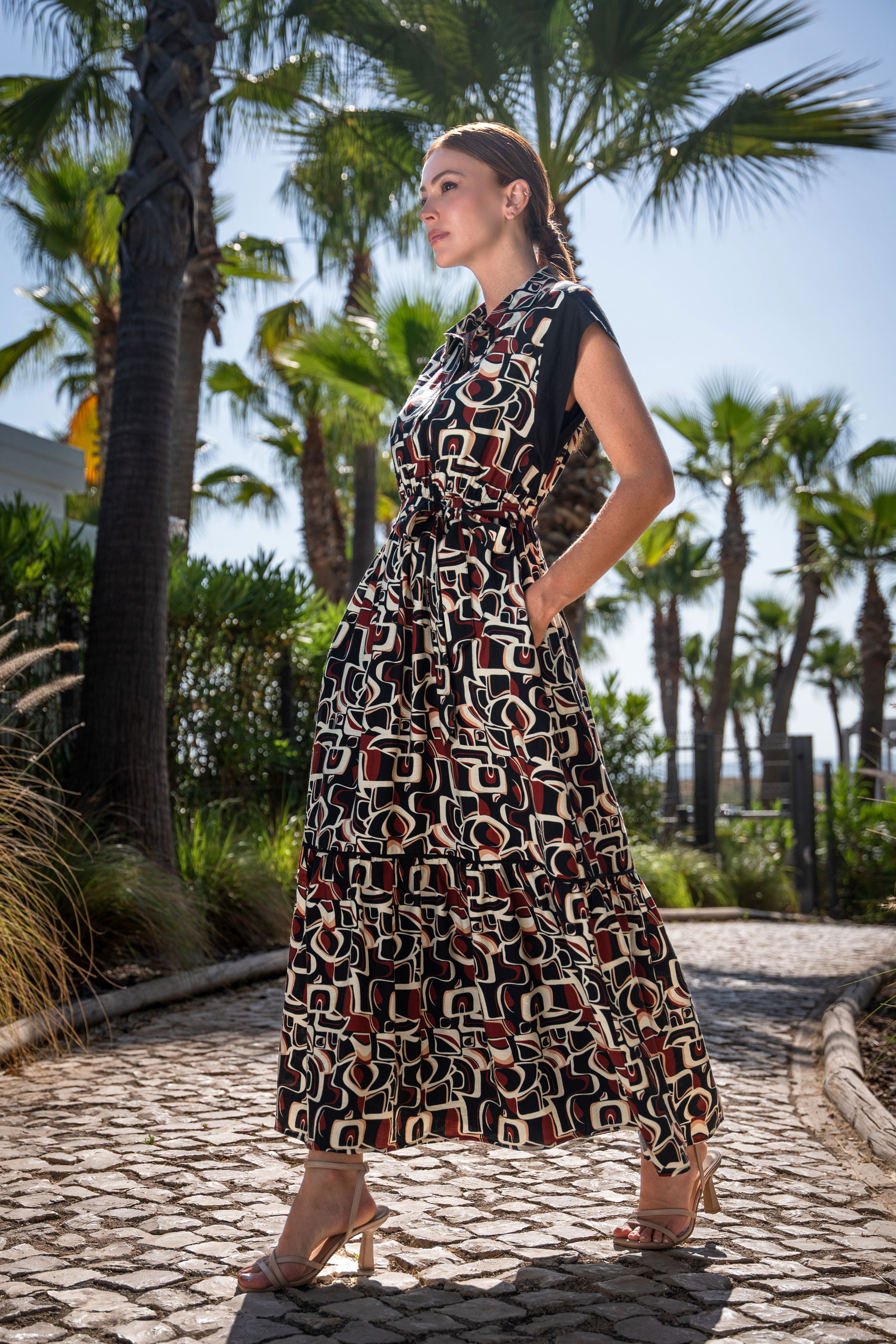 Vestido midi cintado estampado com cinto