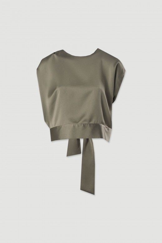 Blusa curta acetinada com lao nas costas
