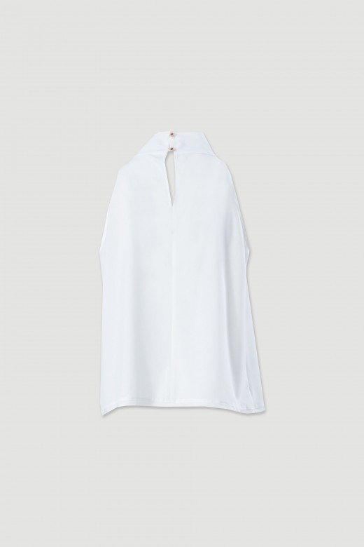 Top con cuello alto drapeado