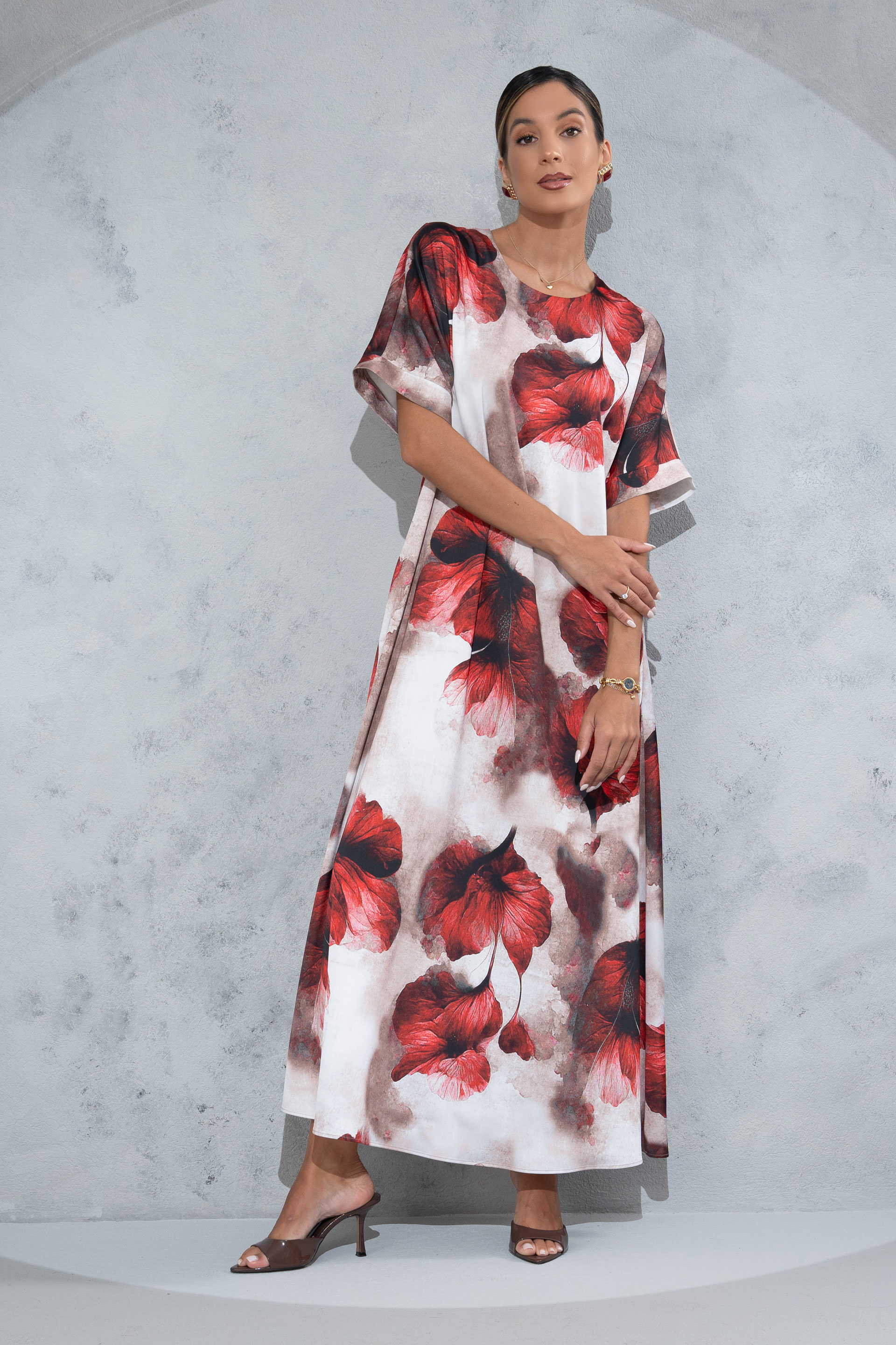 Vestido largo fluido estampado con detalle en la espalda