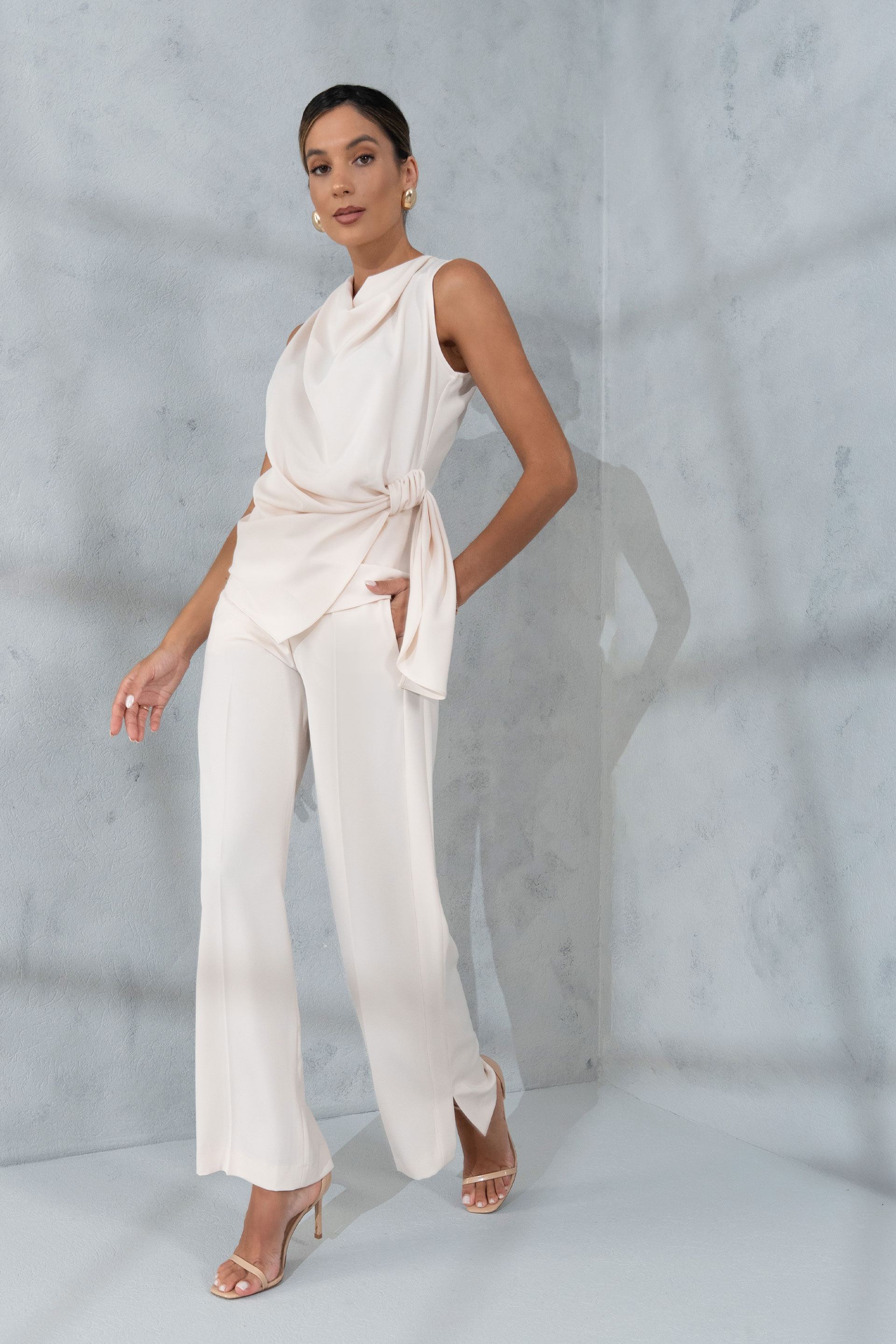 Classic wide-leg trousers with slit detail