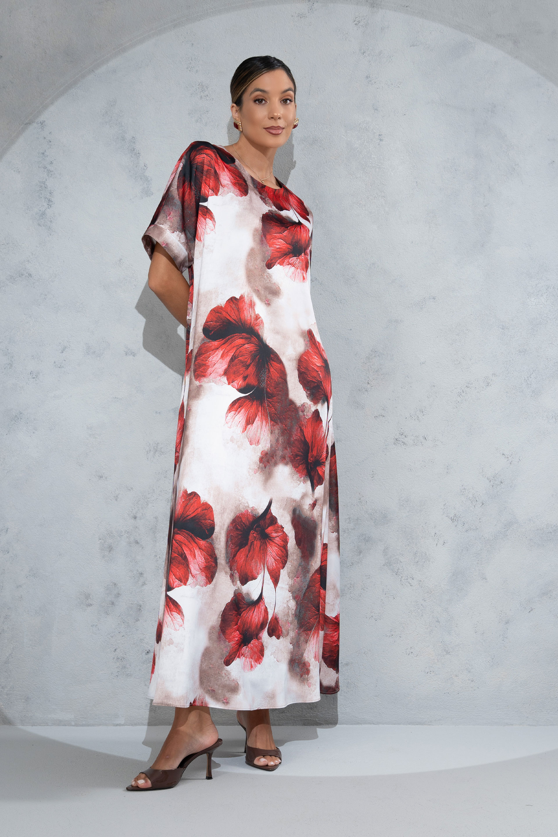 Vestido largo fluido estampado con detalle en la espalda