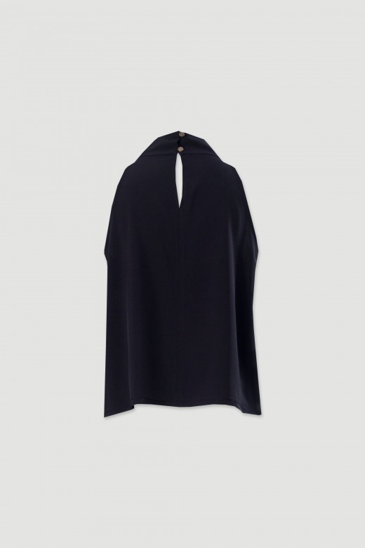 Top con cuello alto drapeado