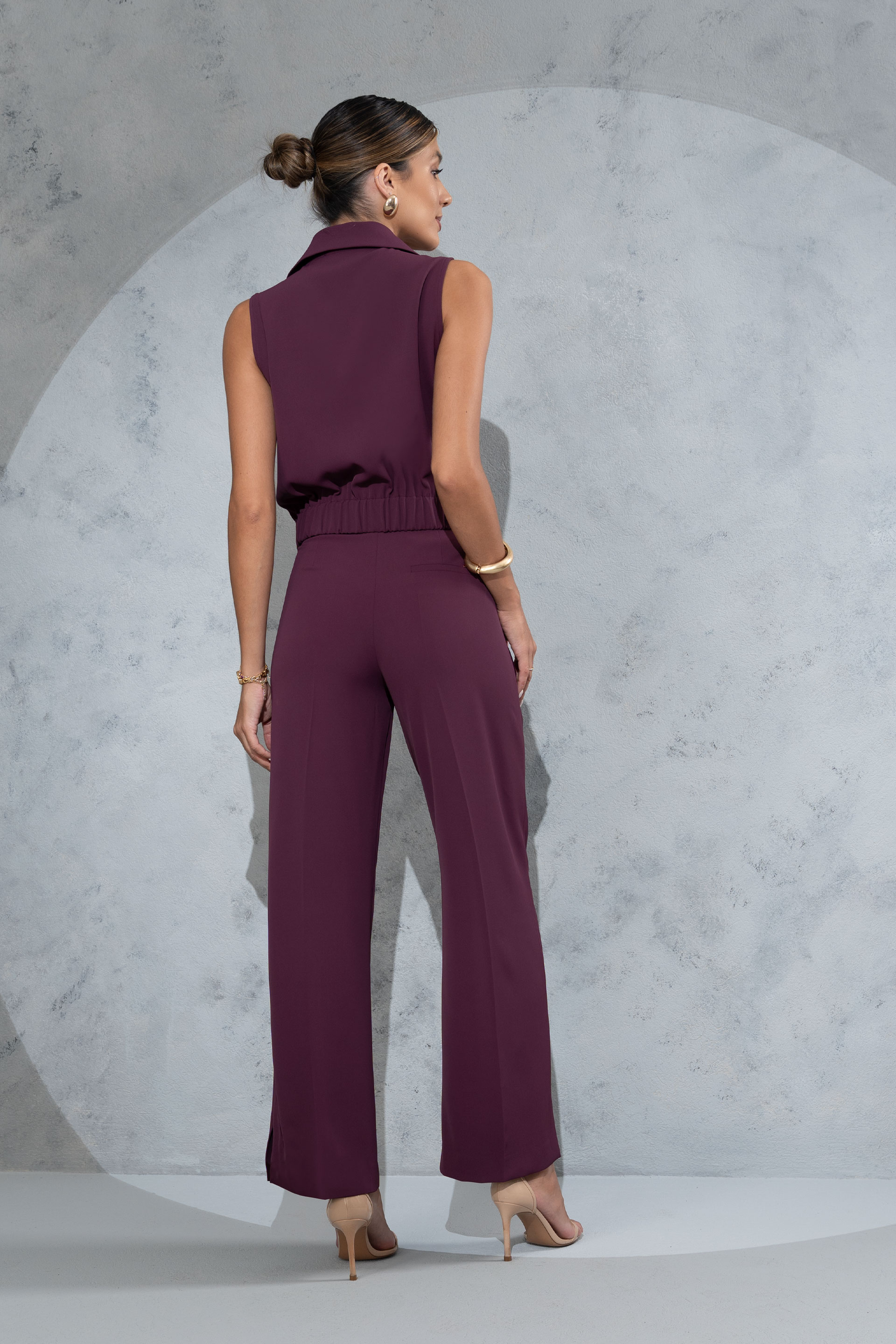 Classic wide-leg trousers with slit detail