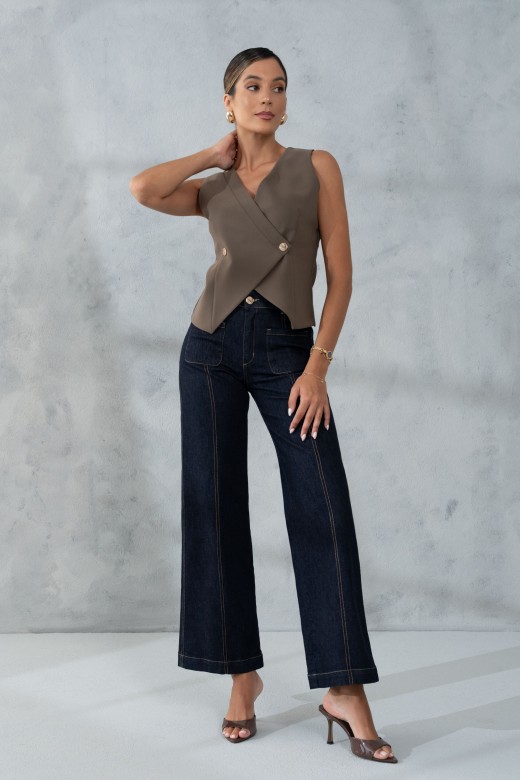 Straight jeans with contrast stitching