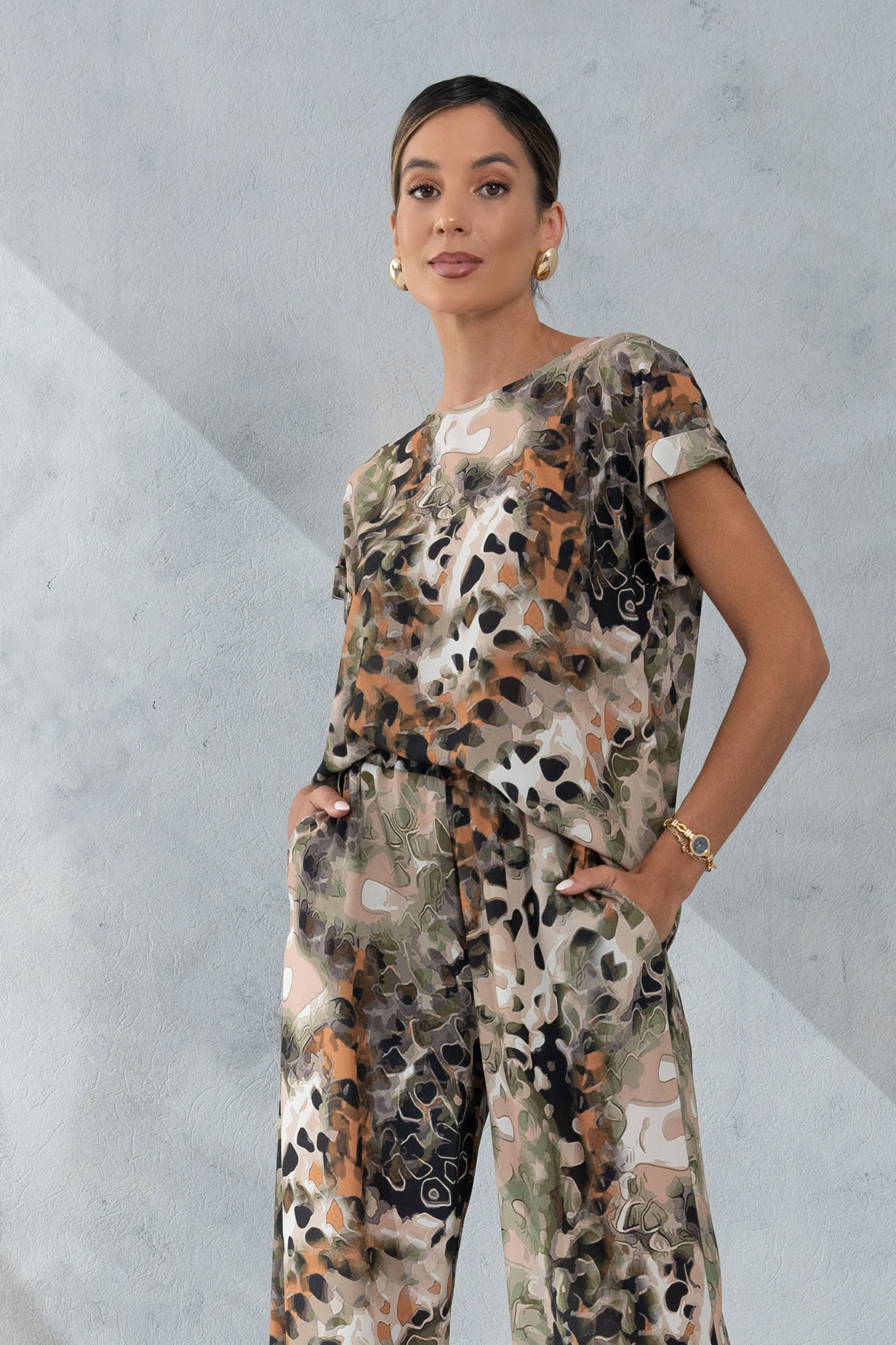 Tunique imprimée en tissu fluide avec manches courtes