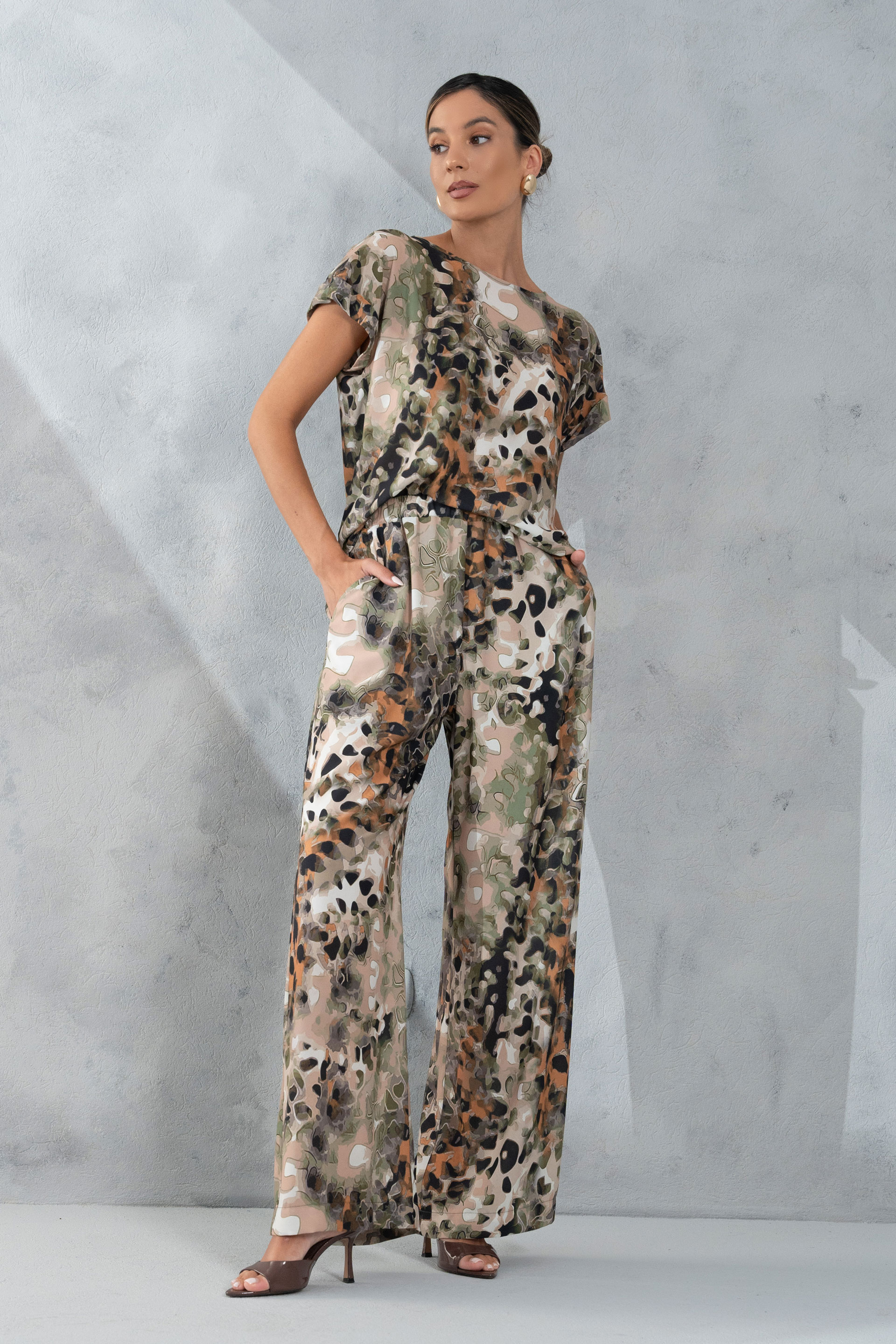 Tunique imprimée en tissu fluide avec manches courtes