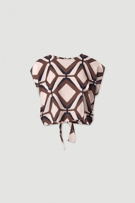Blusa corta estampada con lazo en la espalda