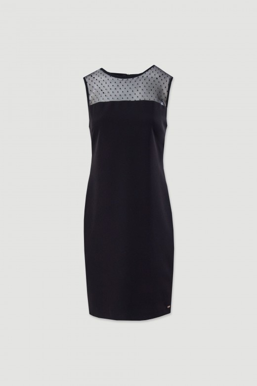 Vestido clssico cintado com detalhe em tule