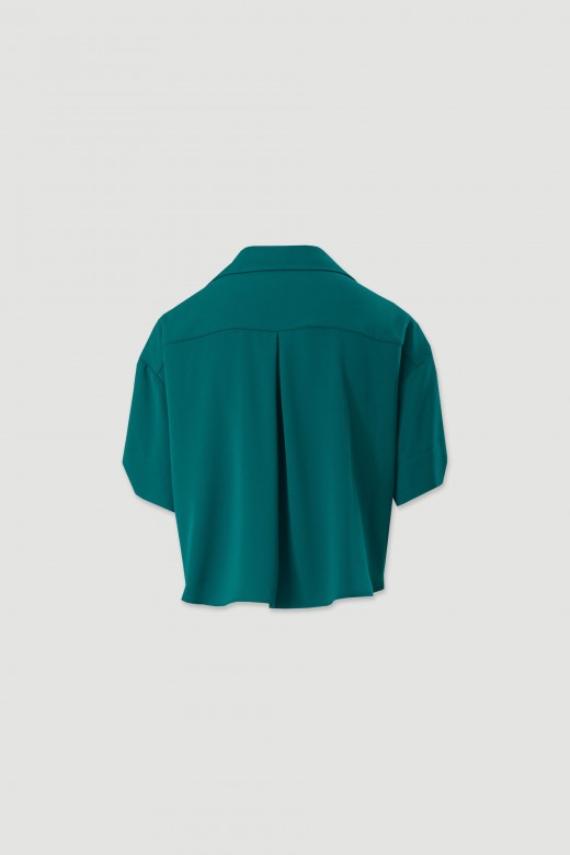 Short fluid blouse in 100% cotton with v-neckline Short fluid blouse in 100% cotton with v-neckline