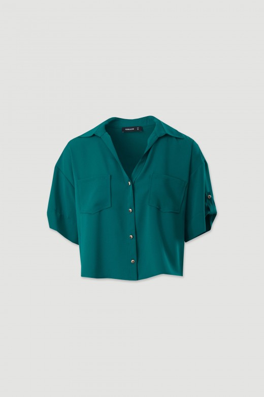 Short fluid blouse in 100% cotton with v-neckline Short fluid blouse in 100% cotton with v-neckline
