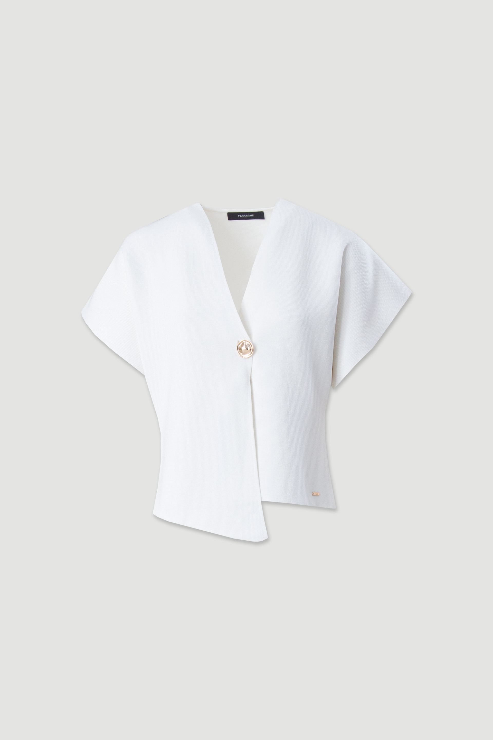 Casaco curto em malha com botão dourado