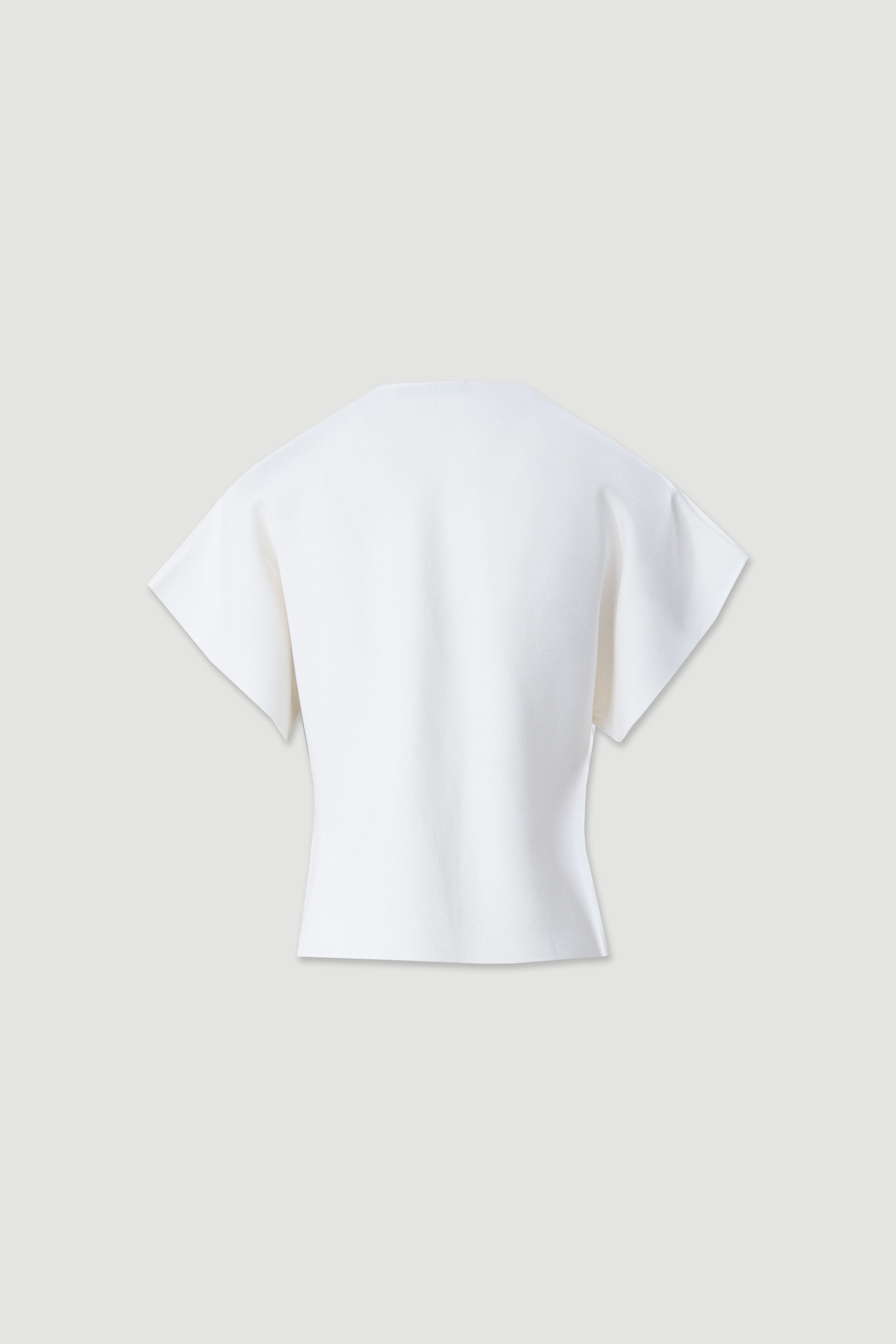 Casaco curto em malha com botão dourado