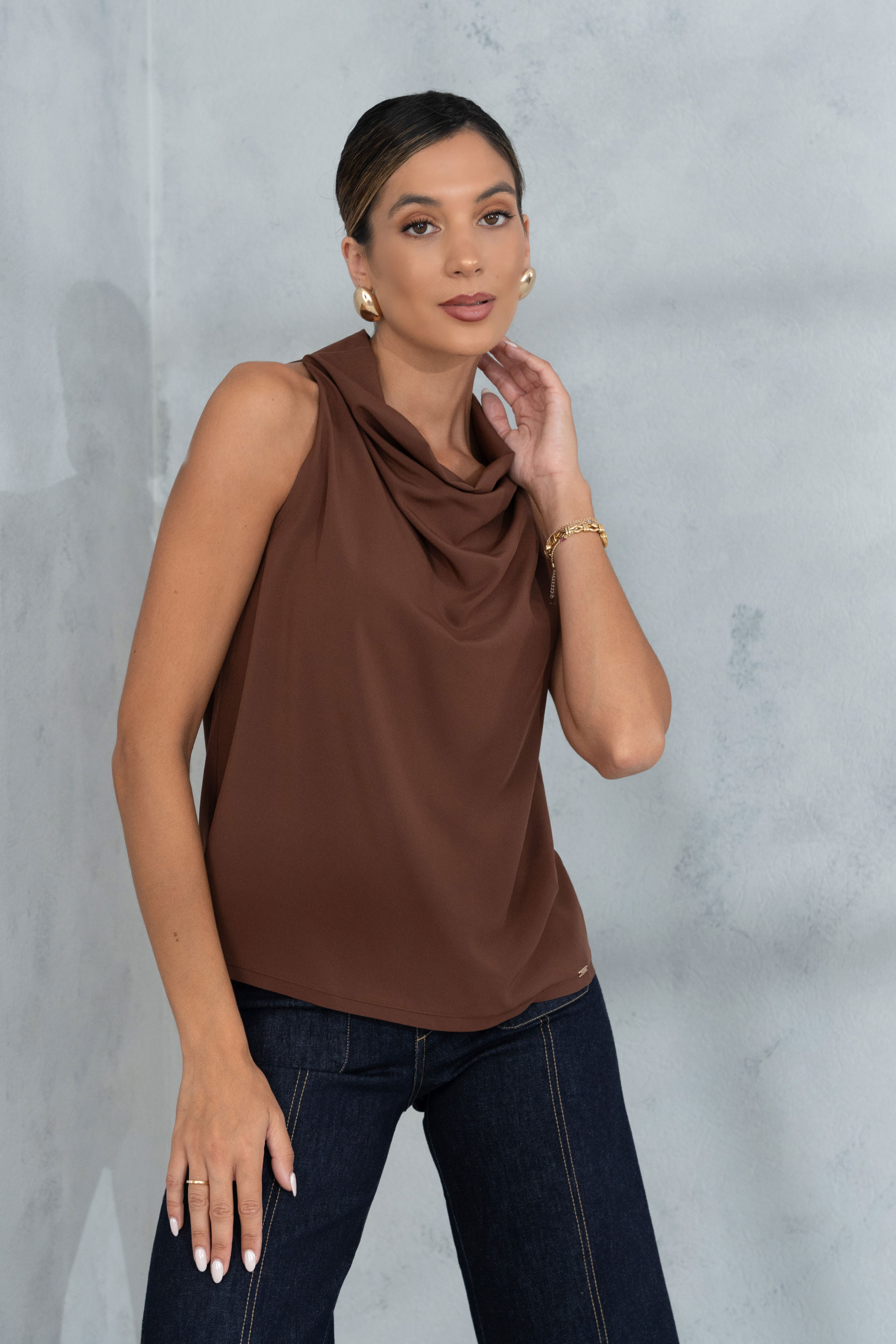 Top gola subida drapeada