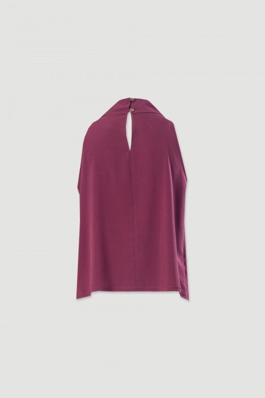Top con cuello alto drapeado