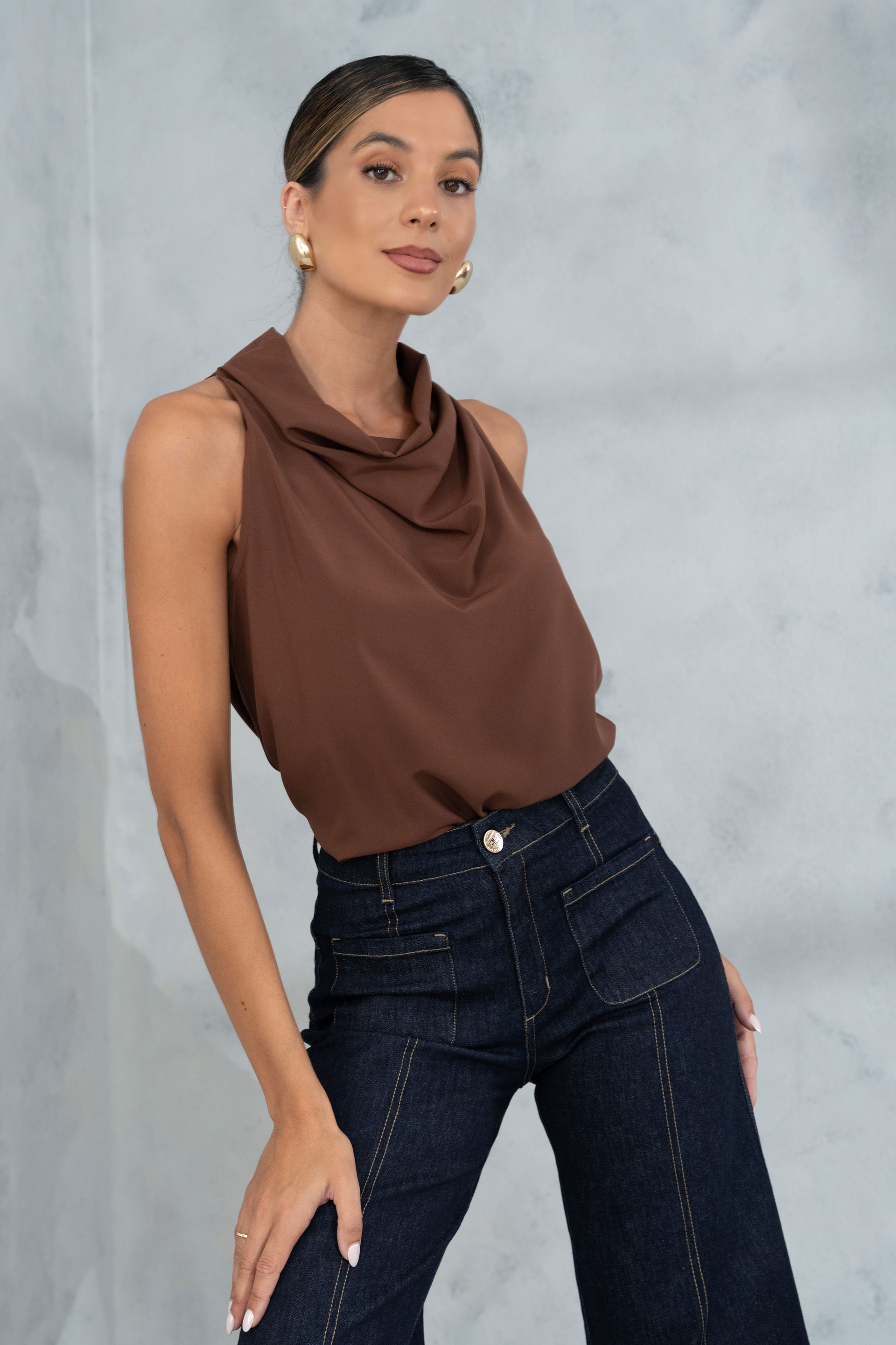 Top gola subida drapeada