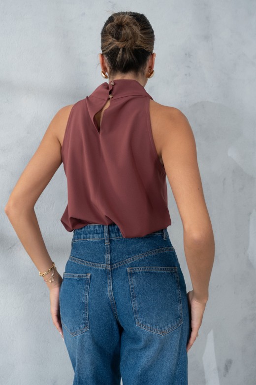 Top con cuello alto drapeado