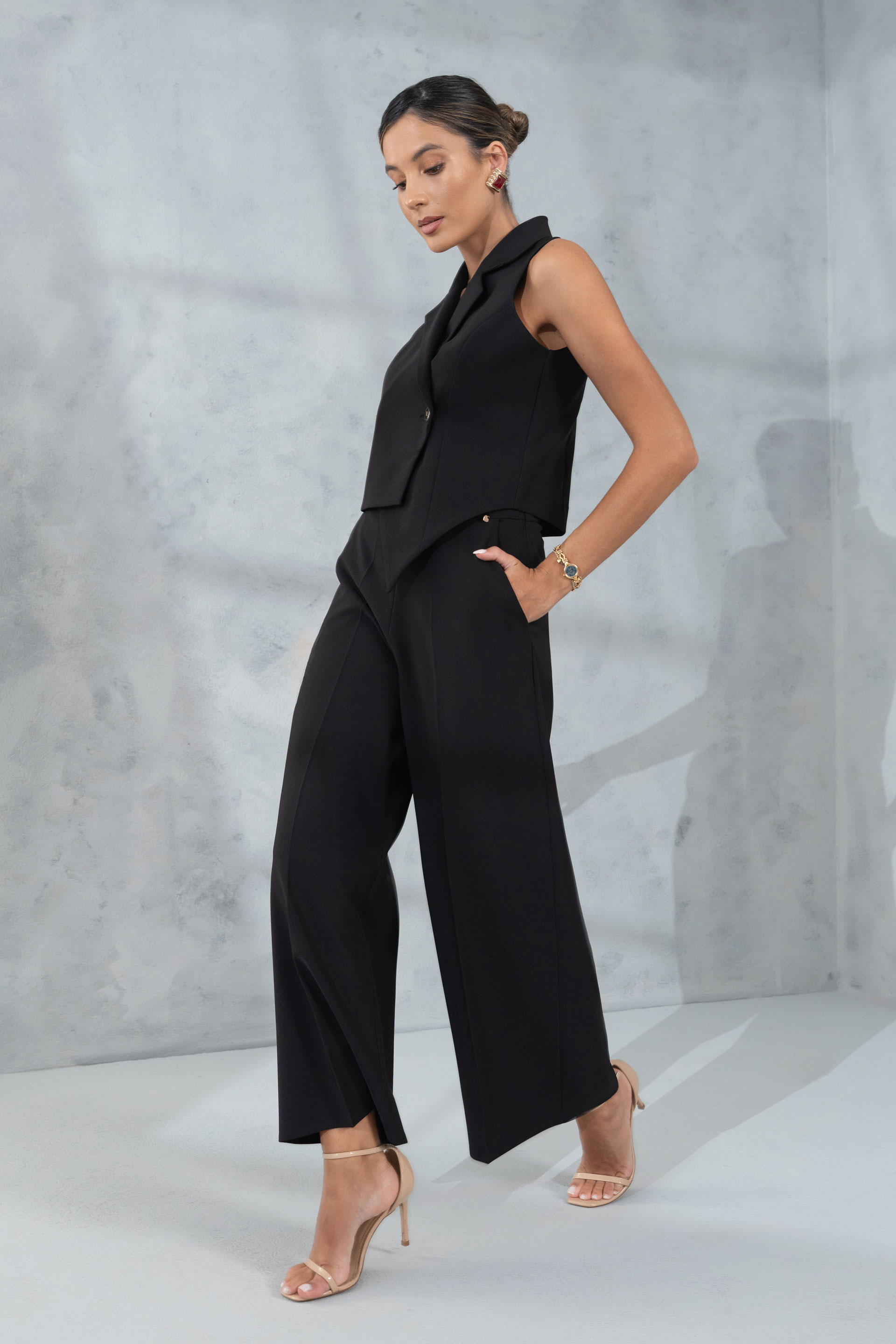 Calça curta wide leg de cintura subida