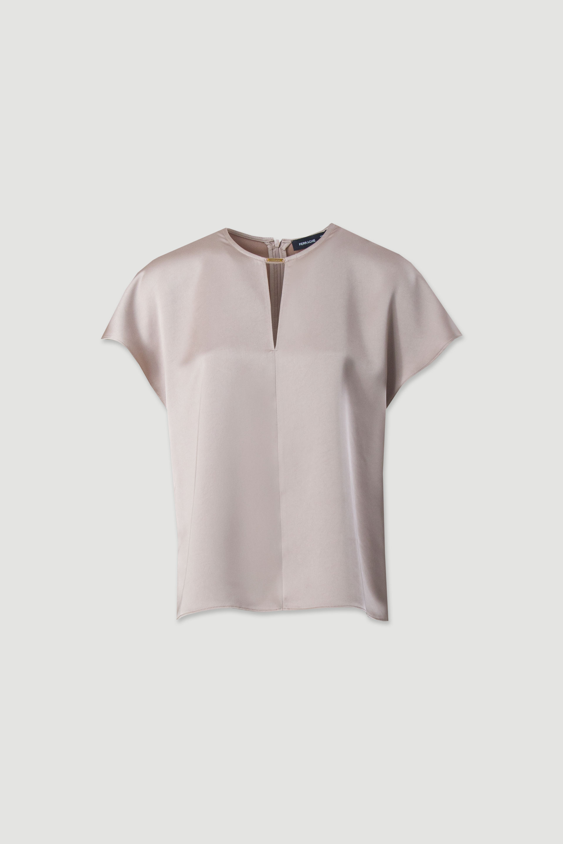 Blouse satinée avec encolure en v discrète