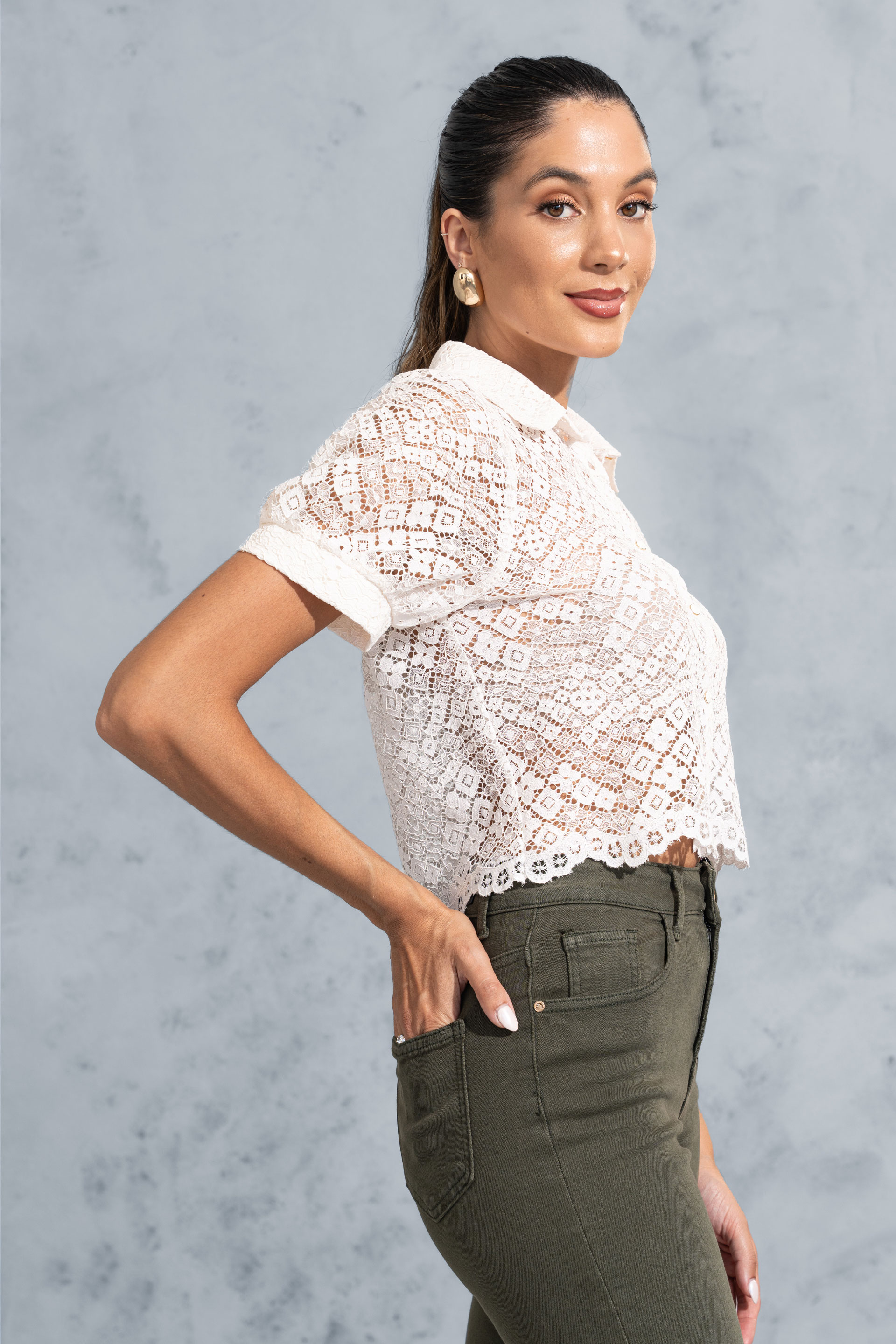 Lace blouse with short sleeves