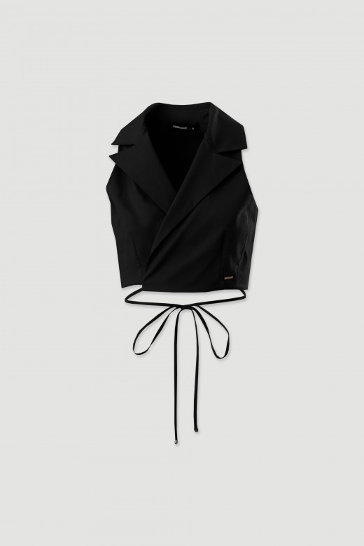 Short vest with cord wrap closure