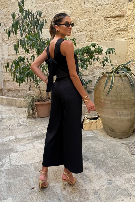 Cala curta wide leg em linho com cinto