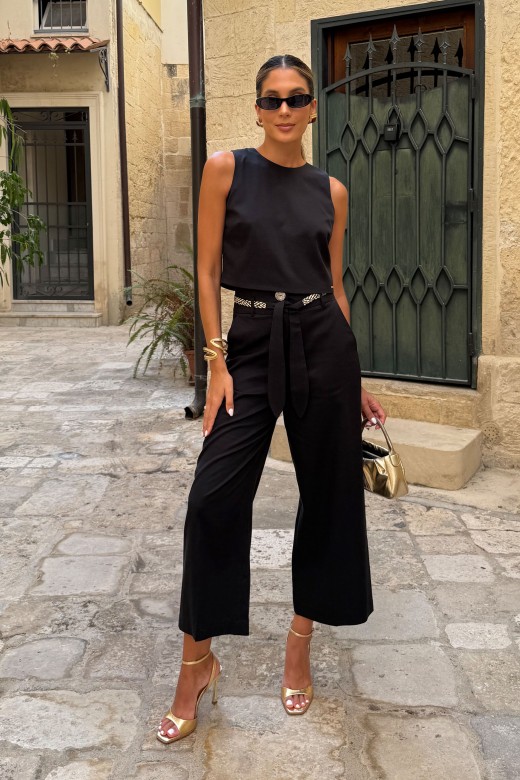 Cala curta wide leg em linho com cinto