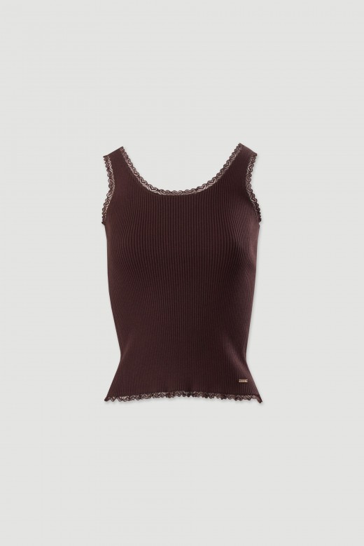 Top ajust en maille ctele avec finitions en dentelle