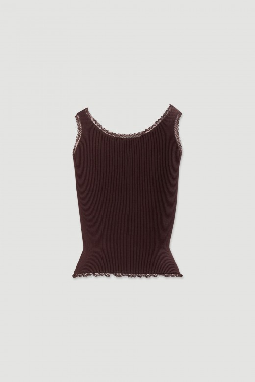 Top ajust en maille ctele avec finitions en dentelle