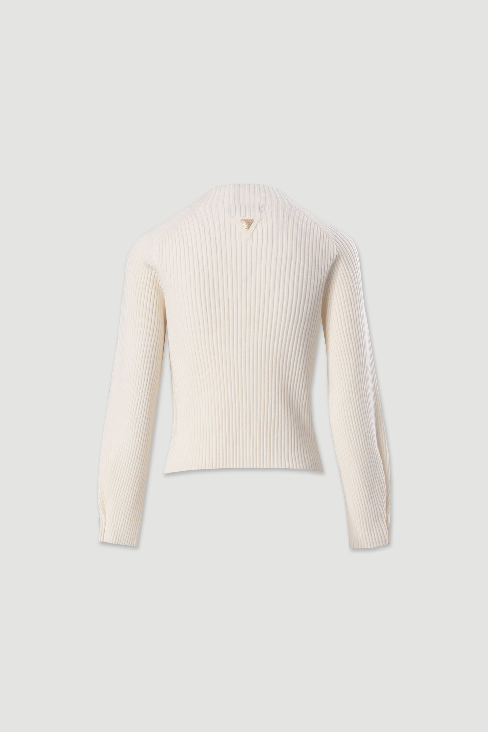 Ribbed knit sweater with covered button