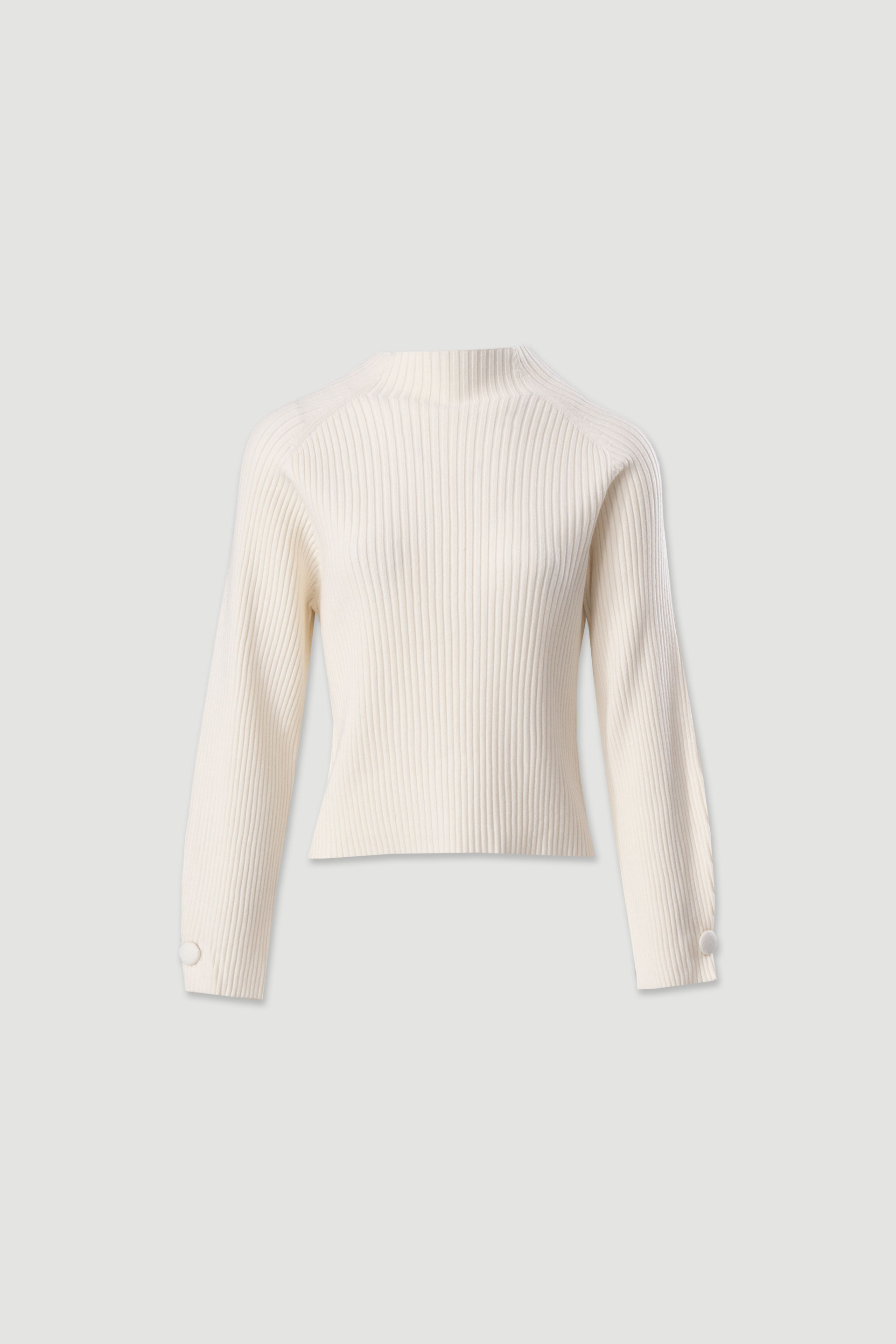 Ribbed knit sweater with covered button