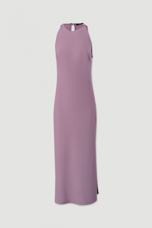 Vestido comprido fluido com detalhe no ombro