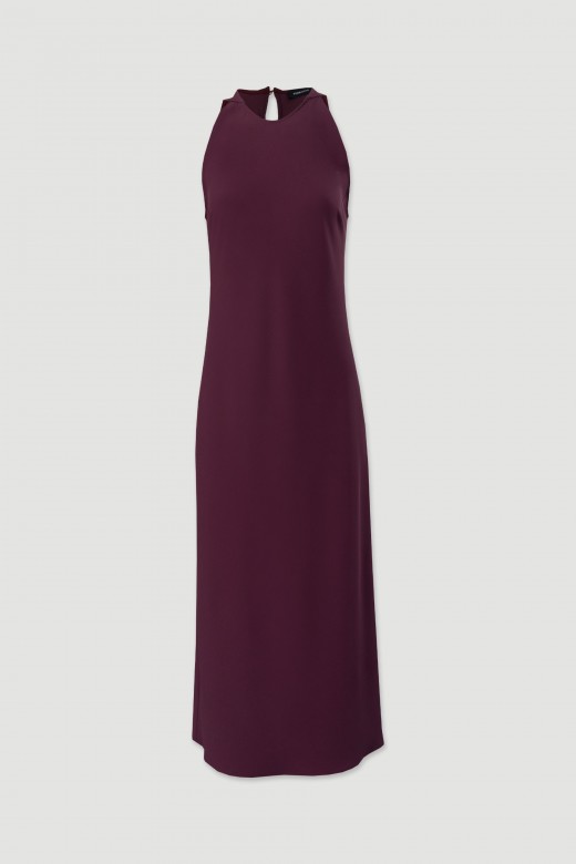 Vestido comprido fluido com detalhe no ombro