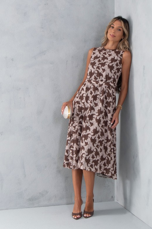 Vestido midi estampado com pregas e cinto