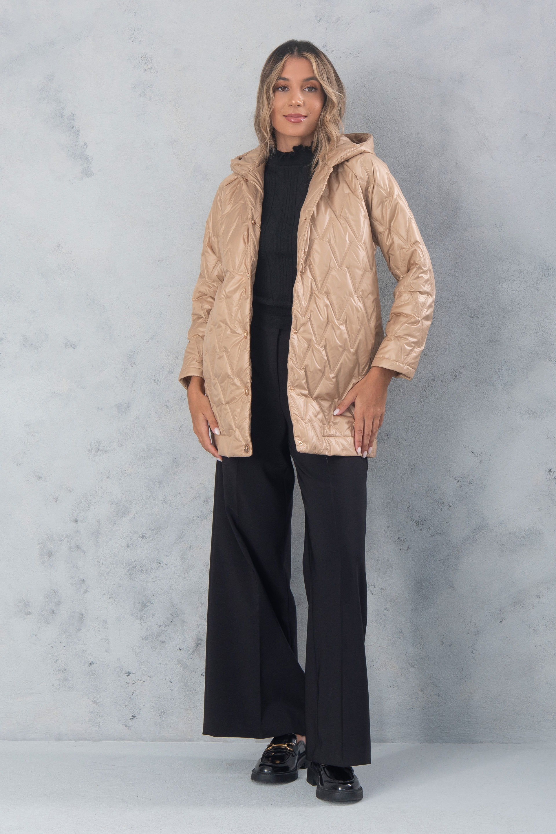 Parka comprida acolchoada com capuz