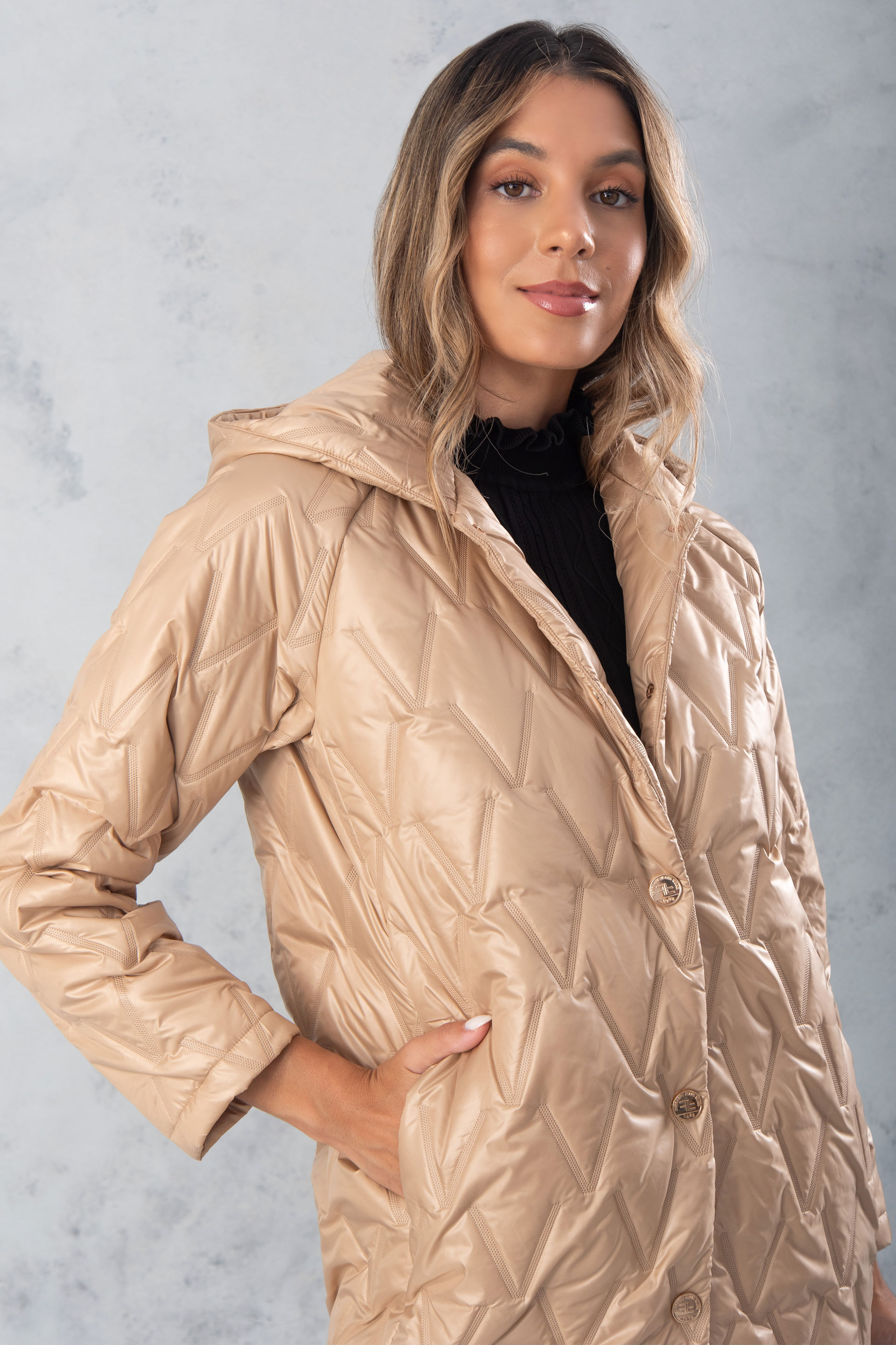 Parka comprida acolchoada com capuz