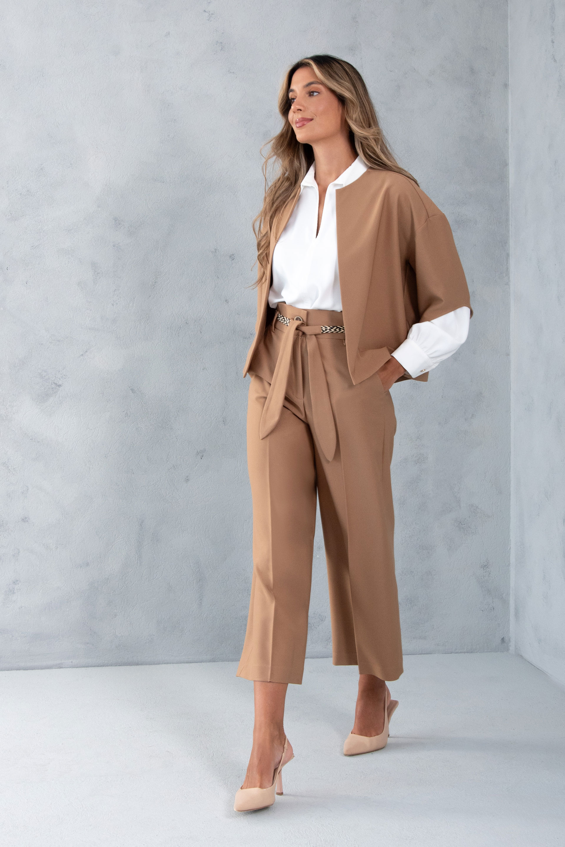 Pantalon fluide taille haute avec ceinture