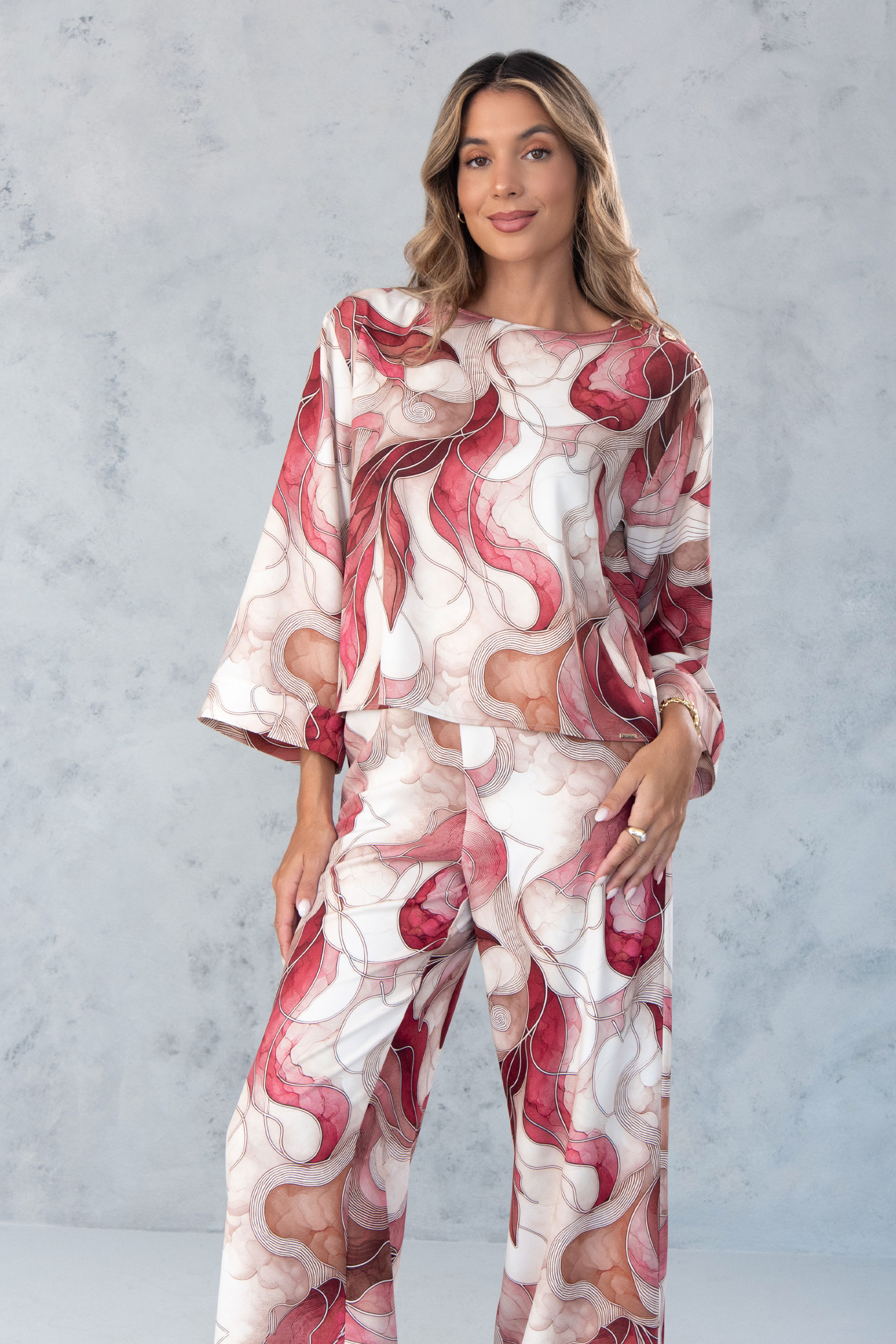 Túnica estampada com detalhe no ombro