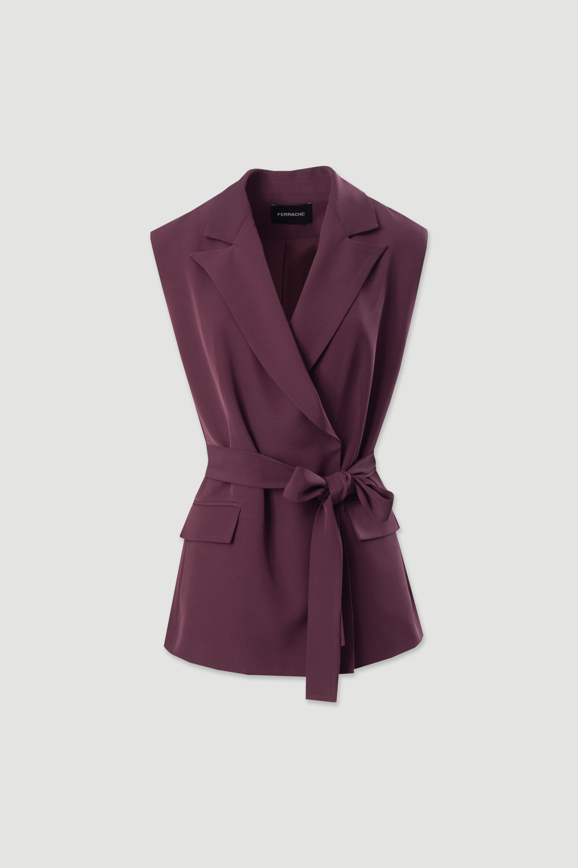 Chaleco largo con cinturón y cierre cruzado