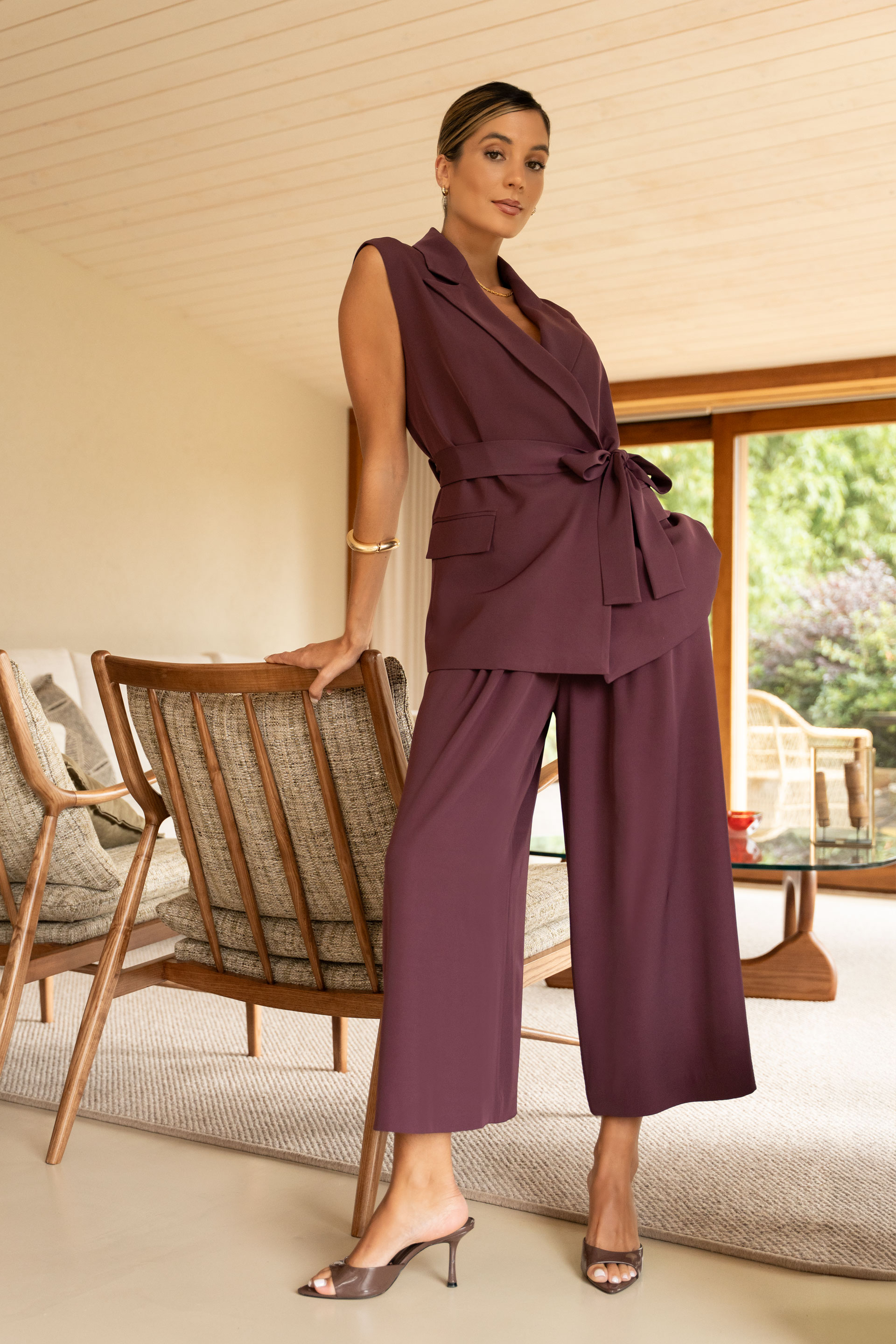 Pantalón corto wide leg con pliegues frontales