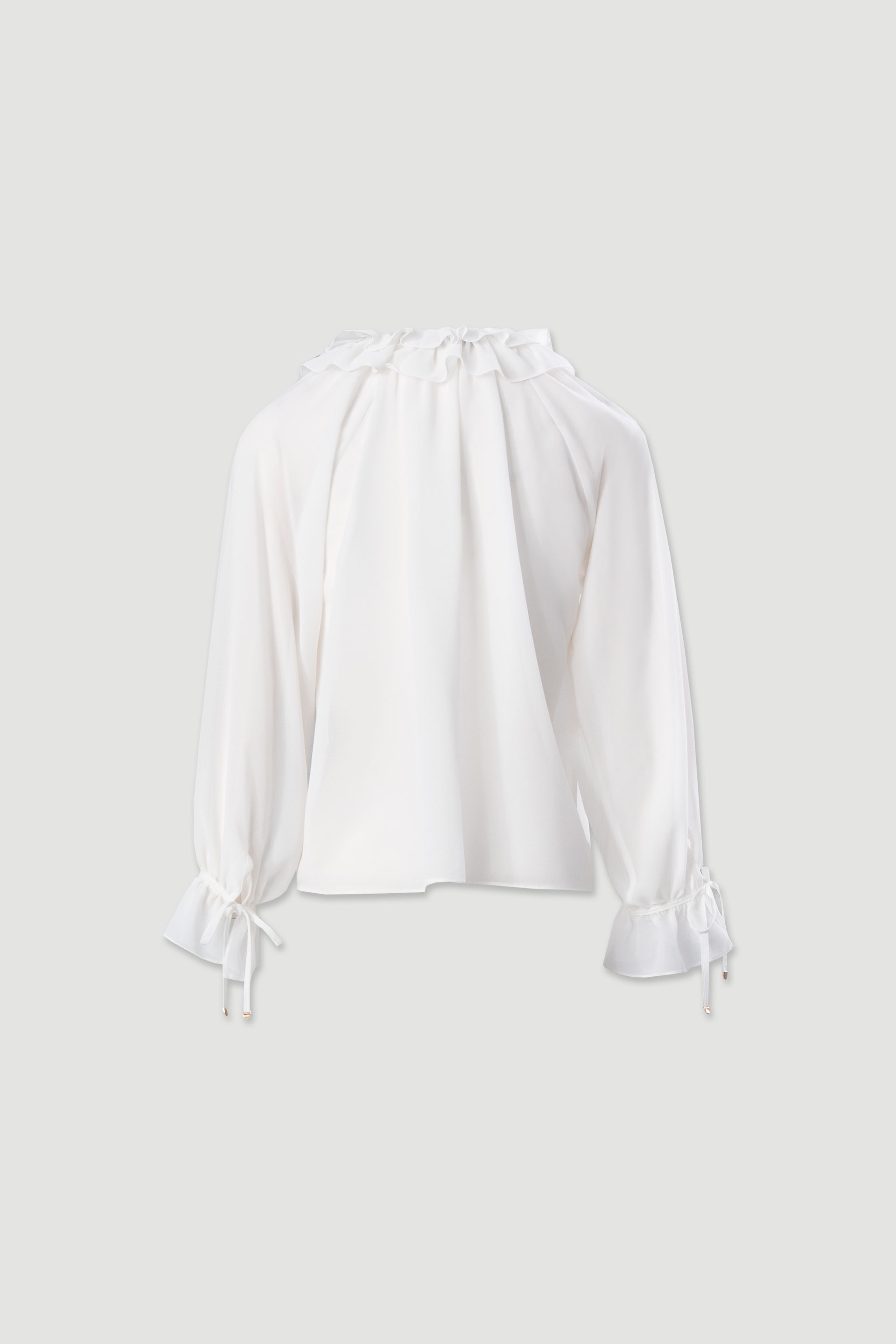 Blusa fluida con detalle de cuello